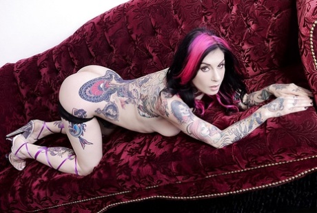 potetovaná zrzka hd porno galerie
