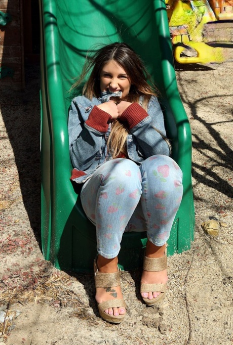 August Ames perfect actress gallery