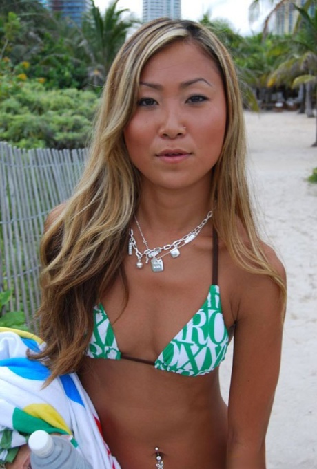 asian bikini beautiful porn gallery