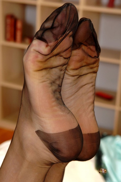 stocking feet pornos photos