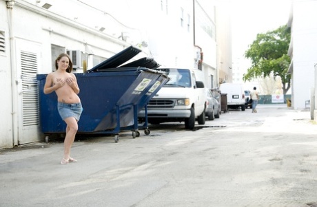 Jennifer Stone model adult pictures