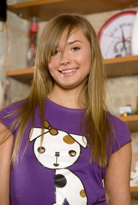 Jessica Lux beautiful model img