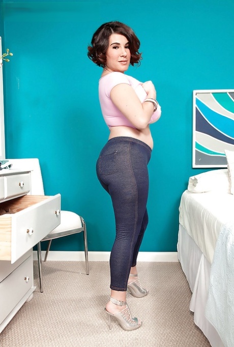 Elaina Gregory model perfect gallery