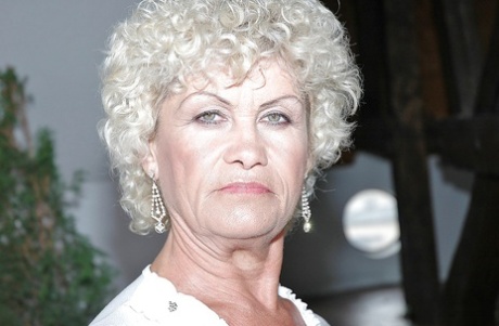 mormors ansikte naken hd foto