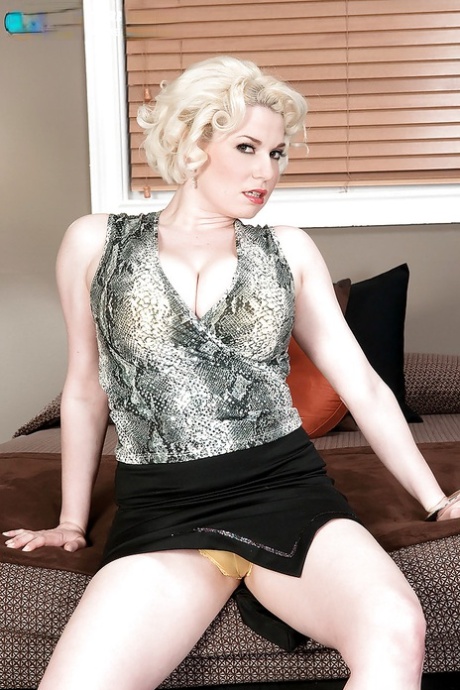 Goldie Ray best pornstar img