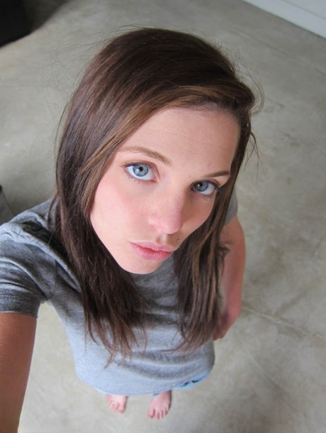Kiera Winters beautiful actress pics
