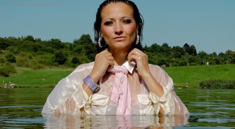 Gina Killmer model hot pic