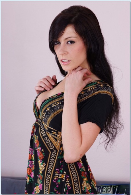 Vanessa Naughty pretty star gallery