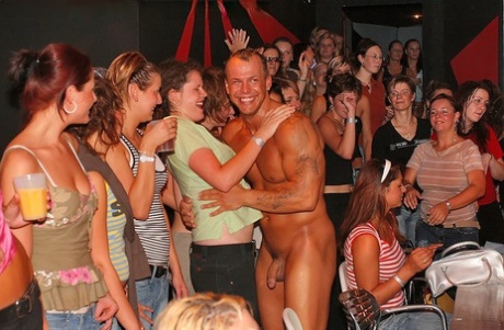 cfnm-feest xxx naakt galerijen