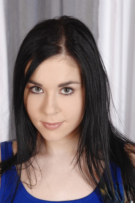 Amber Nevada hot actress img