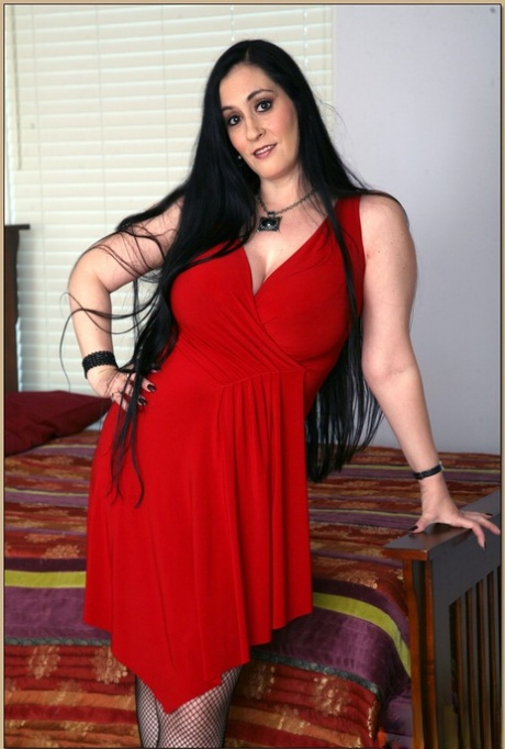 thick thighs mature porno photo