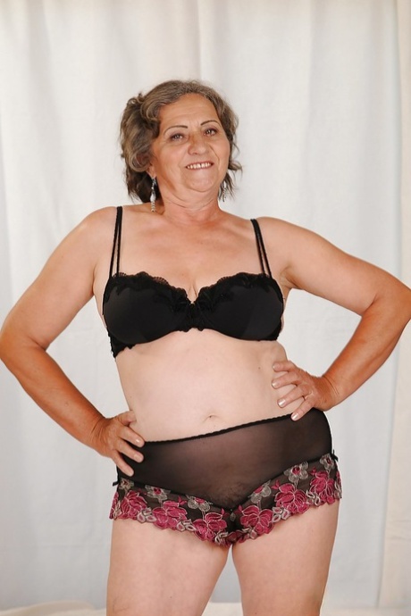 bielizna babci nago galerie