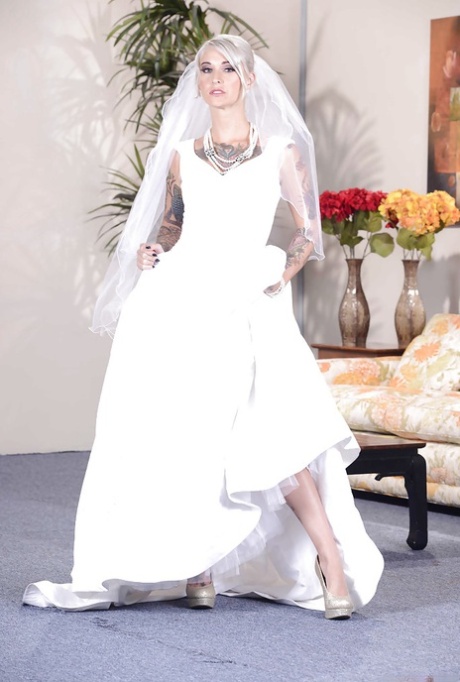 Kleio Valentien model high quality gallery