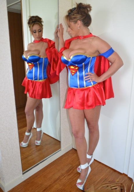 kosplej milfke besplatni seksi slika