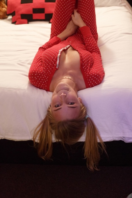 Kendra Sunderland star naked picture