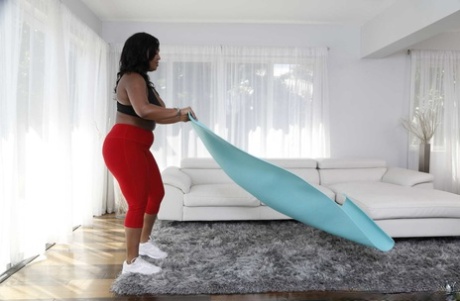 ebanovine joga hlače besplatni seksi slika