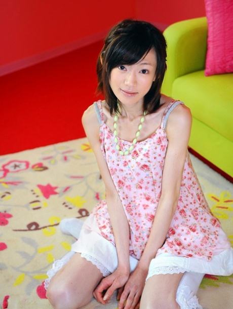 asia imut telanjang gratis gambar