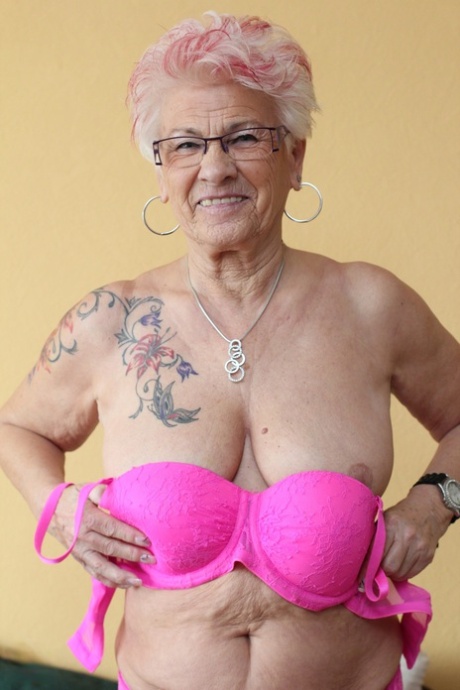 bedstemor tatovering ret varmt arkiv