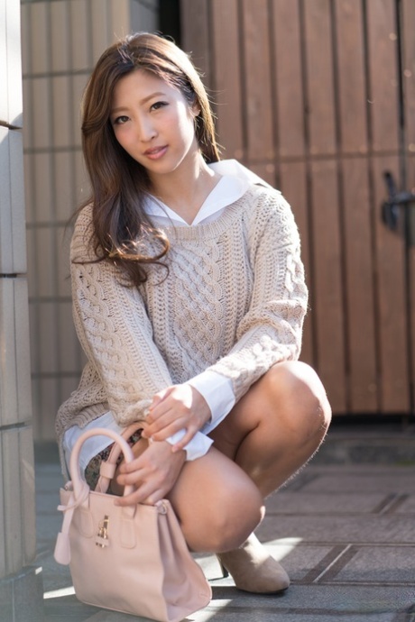 Emiri Momota nice actress img
