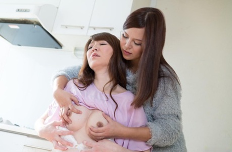 đồng tính nữ Nhật Bản khiêu dâm nghệ thuật hình ảnh