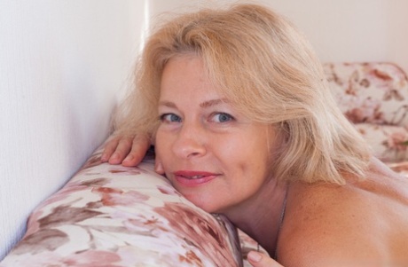 bedstemor ansigt nøgenbilleder xxx fotos