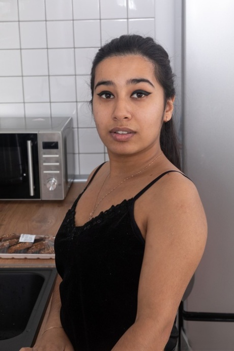 Amira Roshane top actress archive