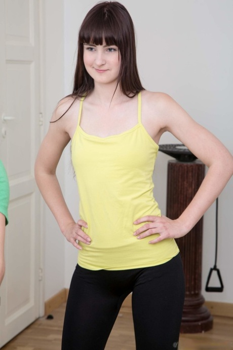 cfnm tuổi teen khỏa thân hình ảnh