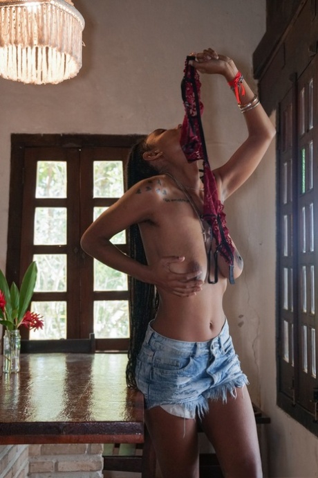 tall ebony free sexy pictures