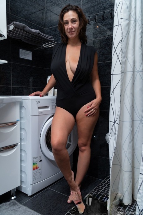 bruna matura nudo hd fotografie