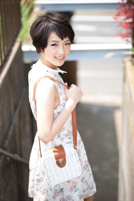 japansk kjol fin porr foton