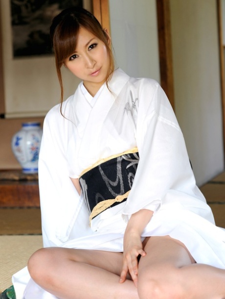 Leila Aisaki top actress image