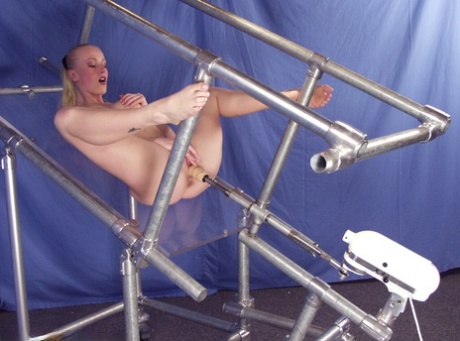 Sharon Wild model exclusive pics