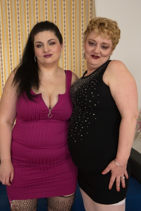 ぽっちゃりスカート セクシーヌード 写真