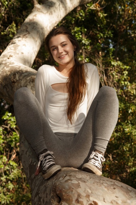 Alex Mae star erotic pictures
