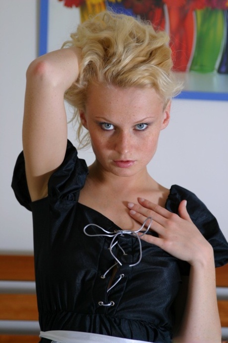 kratka plavuša pornografski galerije