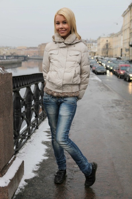 Silvia Beel beautiful actress img