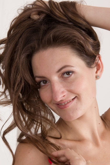 caras asiáticas sentadas hermosa desnuda fotos