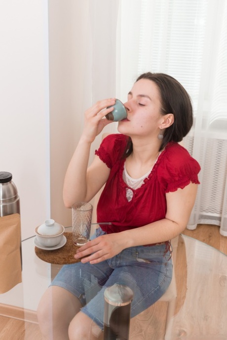 thiếu niên mặc quần áo hoàn hảo hình ảnh