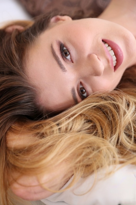 Mary Kalisy model art pics