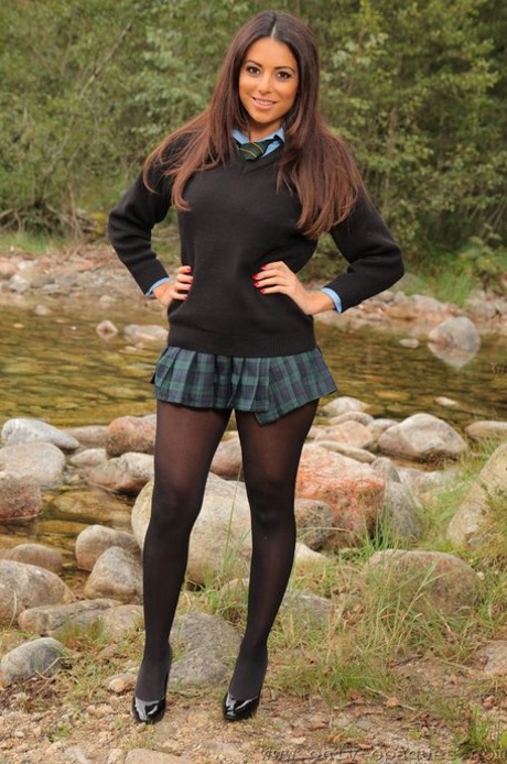 schoolgirl skirt sex galleries