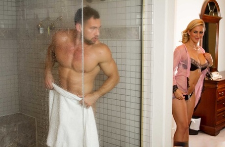 milf uhvaćena vruće seksi slika