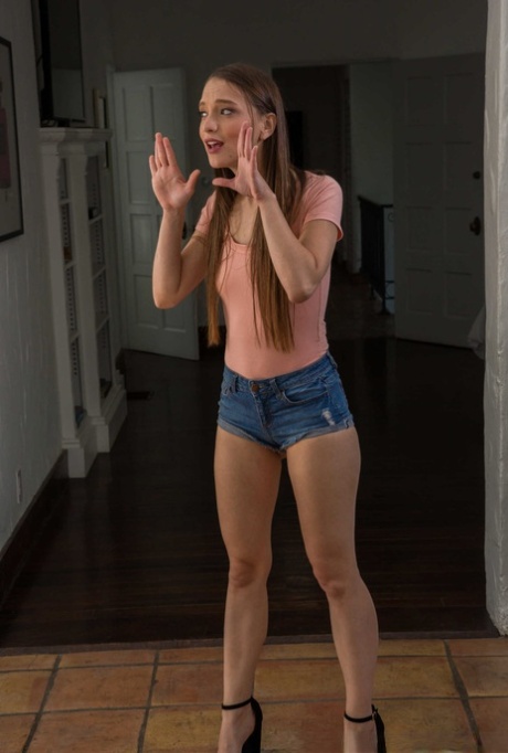 Izzy Lush nude star pictures