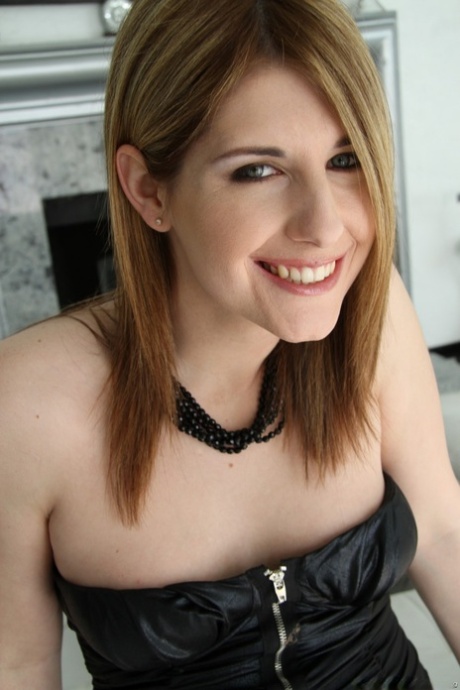 Amy Daly star exclusive gallery