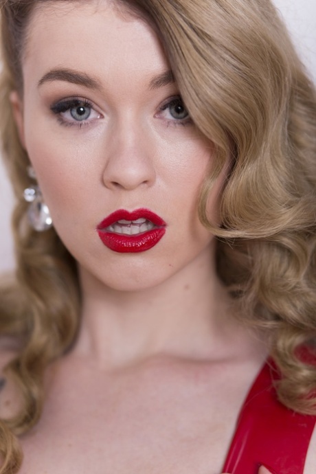 Misha Cross top star images
