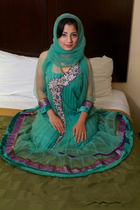 Nadia Ali free star pic