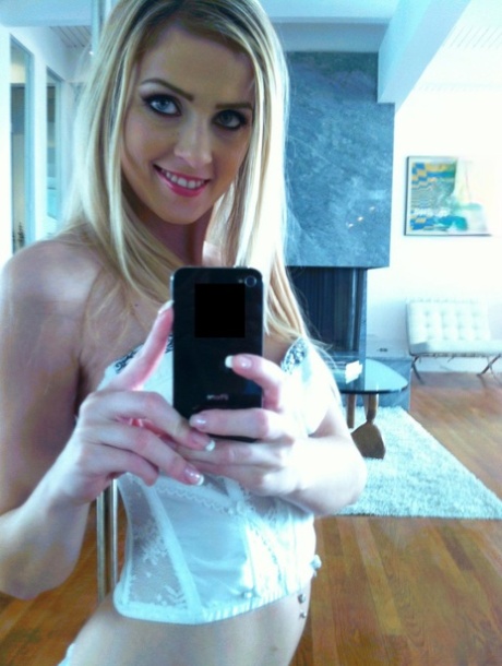teen mirror top image
