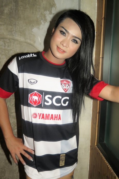Ladyboy Aum xxx actress archive