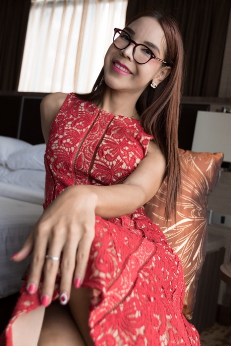 Ladyboy Yumi beautiful star galleries