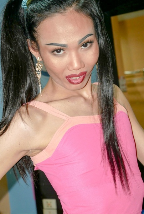 zayıf travesti yetişkin resimler