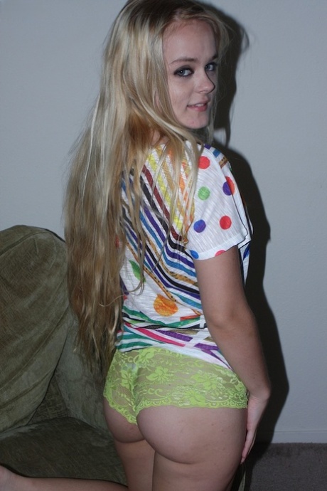 Bri Skies model sexy images